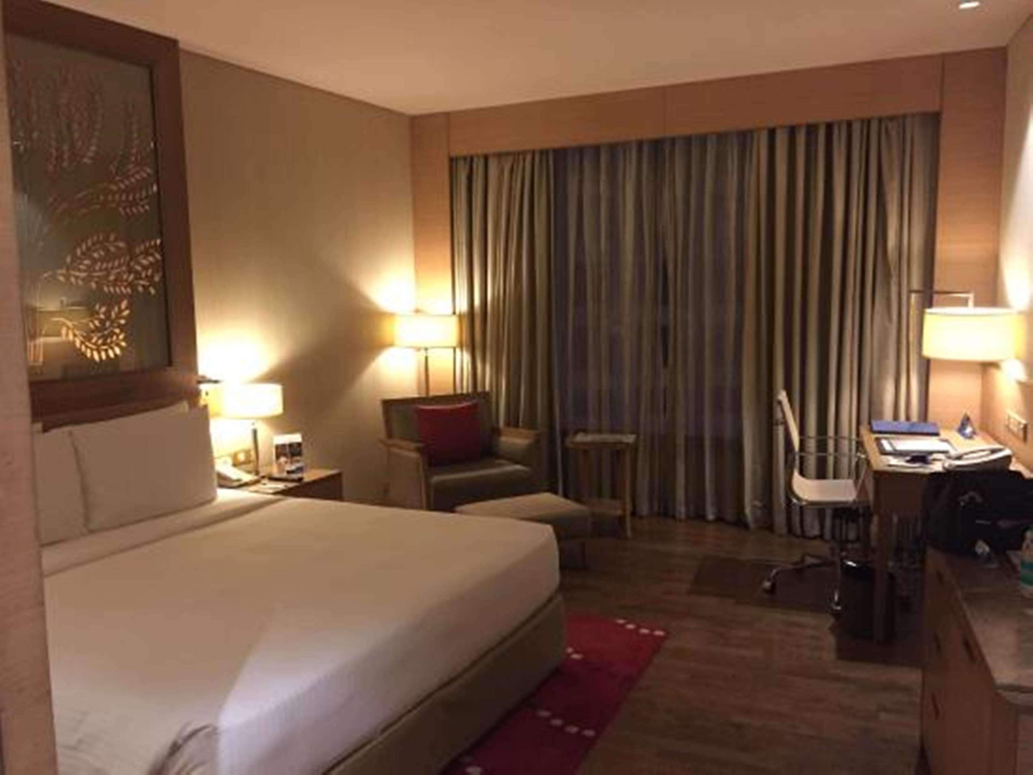 Radisson Blu Hotel New Delhi Dwarka Εξωτερικό φωτογραφία A room at the hotel