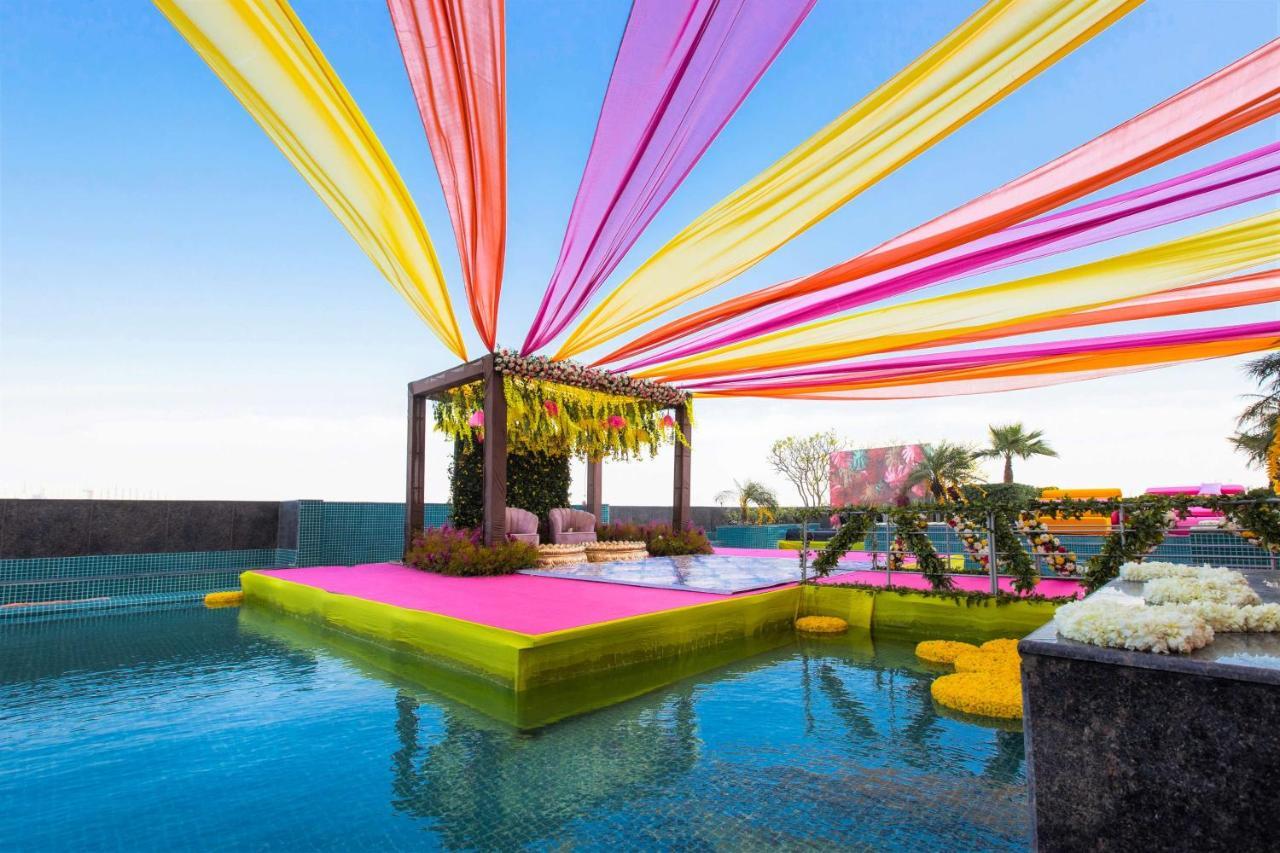 Radisson Blu Hotel New Delhi Dwarka Εξωτερικό φωτογραφία A mandap at a wedding