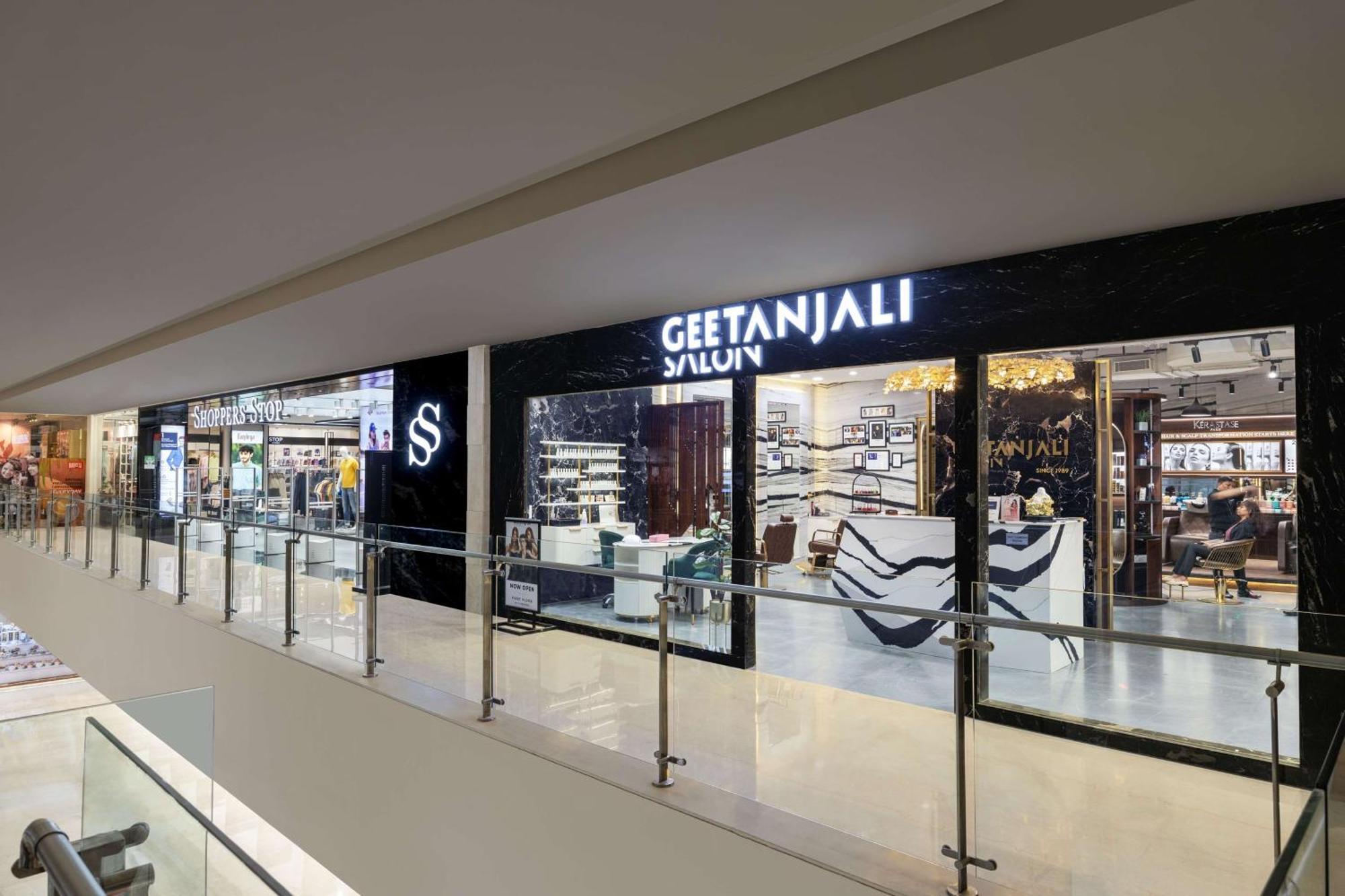 Radisson Blu Hotel New Delhi Dwarka Εξωτερικό φωτογραφία Geetanjali Salon