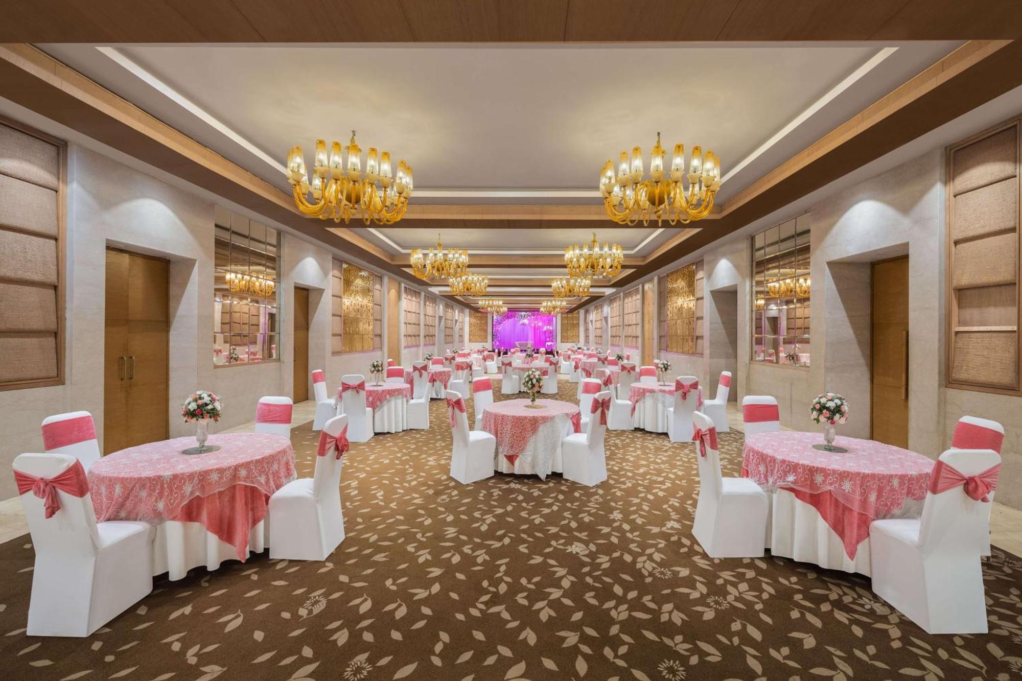 Radisson Blu Hotel New Delhi Dwarka Εξωτερικό φωτογραφία The Grand Ballroom