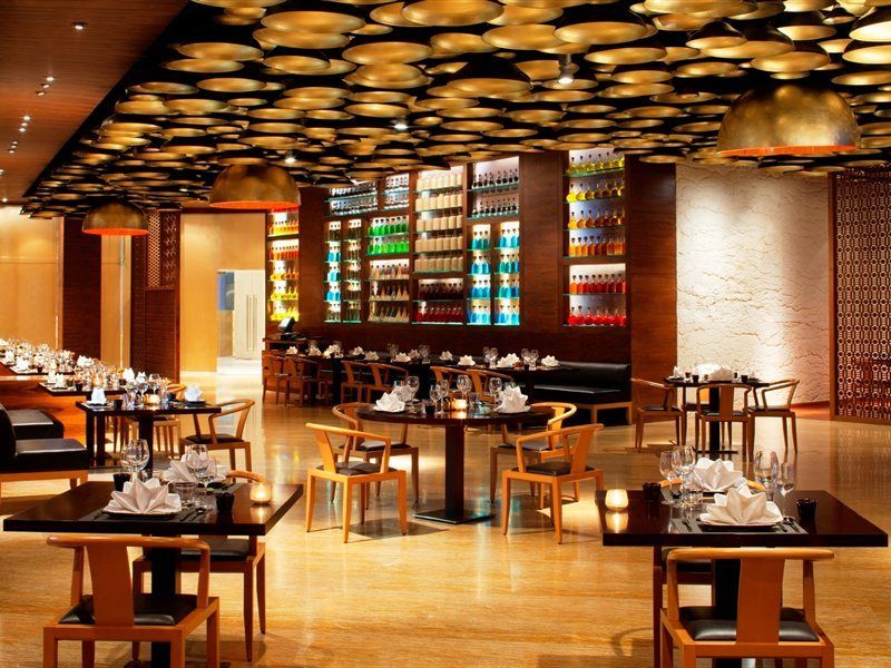Radisson Blu Hotel New Delhi Dwarka Εξωτερικό φωτογραφία The interior of the restaurant